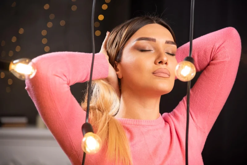 Iluminatorul discret: Zonele în care lumina poate avantaja trăsăturile